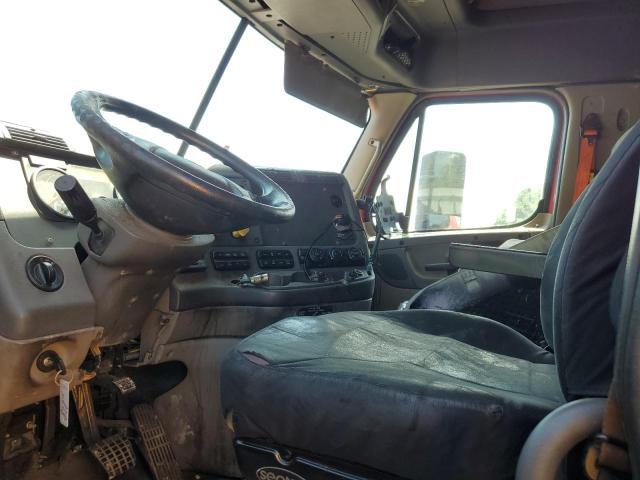 2015 Freightliner Cascadia Semi Truck