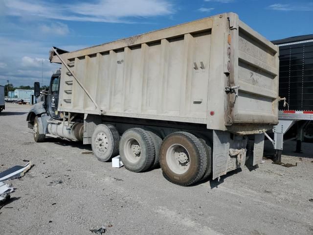 2020 Kenworth T880 Dump Truck