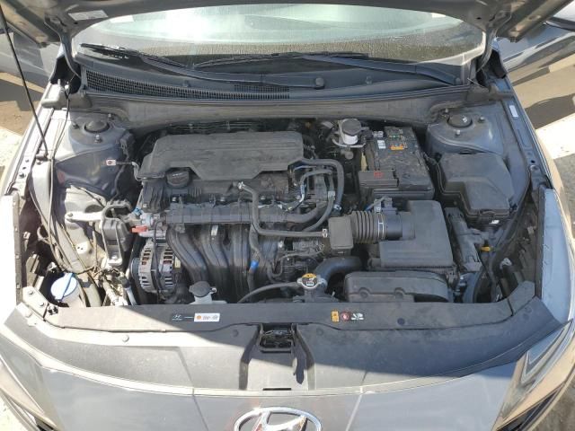 2023 Hyundai Elantra SE