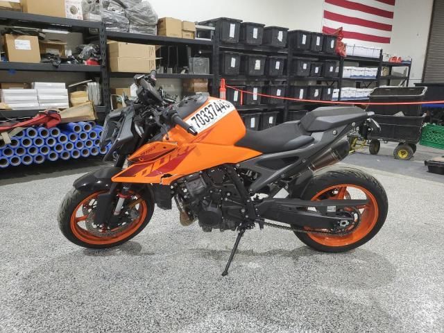 2024 KTM 990 Duke