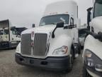 2016 Kenworth T680 Semi Truck