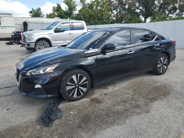 2022 Nissan Altima SV
