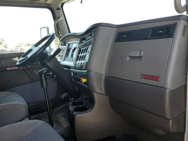 2015 Kenworth T660 Semi Truck