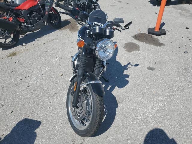 2024 Triumph Bonneville T120