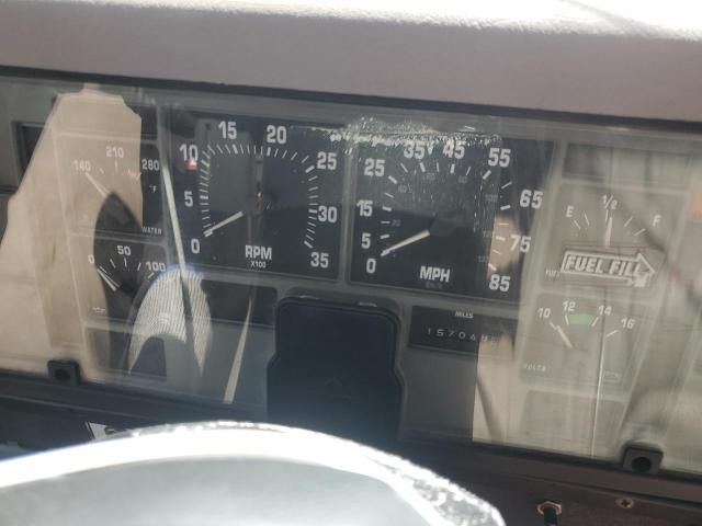 2000 International 4700 BOX Truck