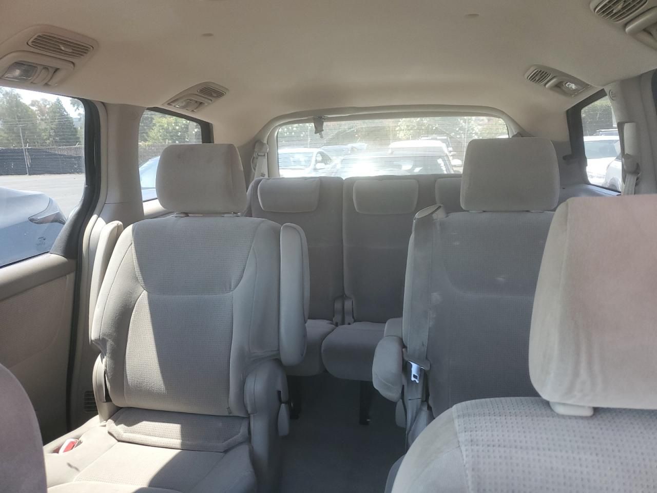 2004 Toyota Sienna ce