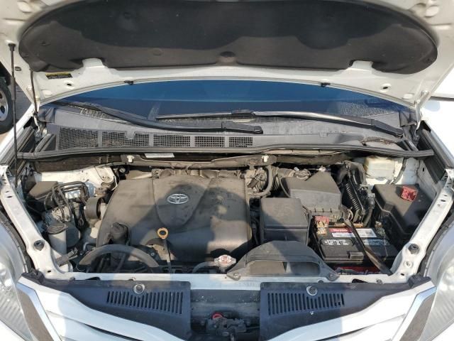 2017 Toyota Sienna le
