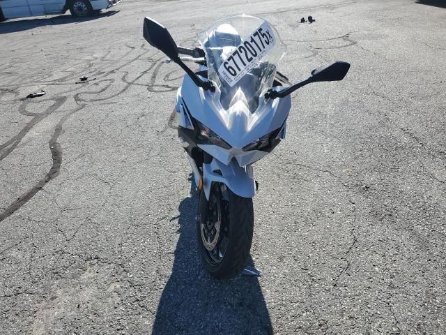 2025 Kawasaki EX500