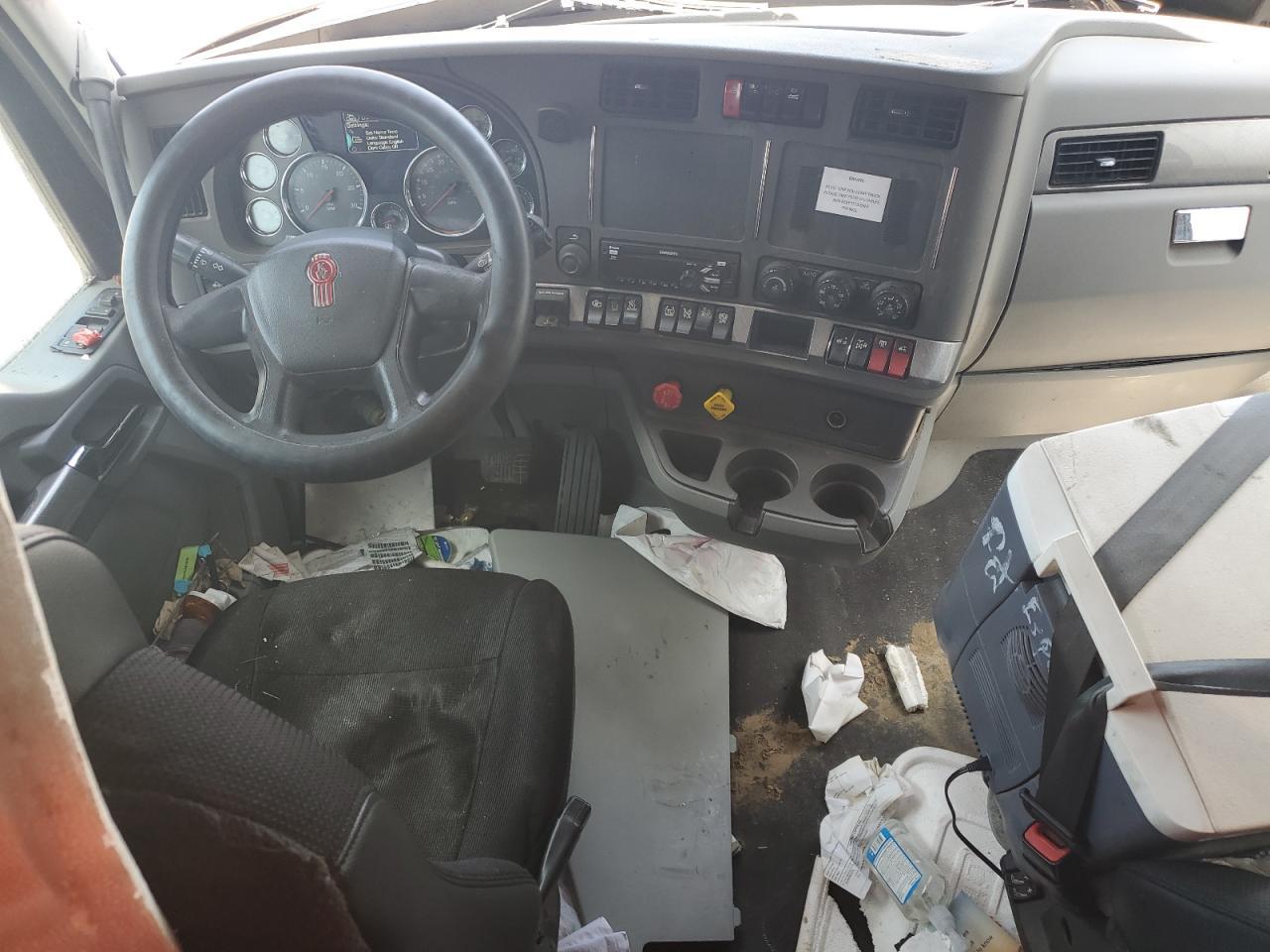 2019 Kenworth T680 Semi Truck