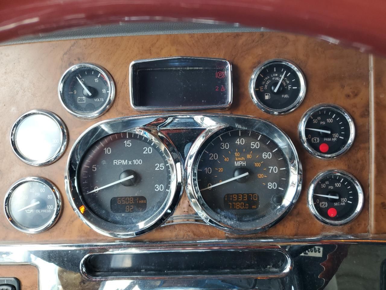 2009 Peterbilt 386 Semi Truck