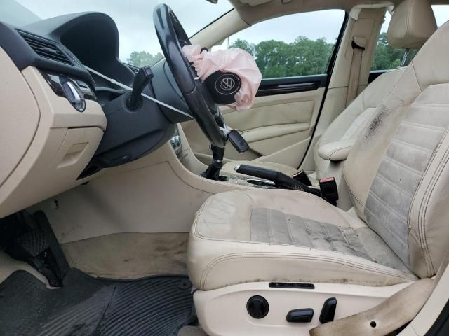 2014 Volkswagen Passat SEL