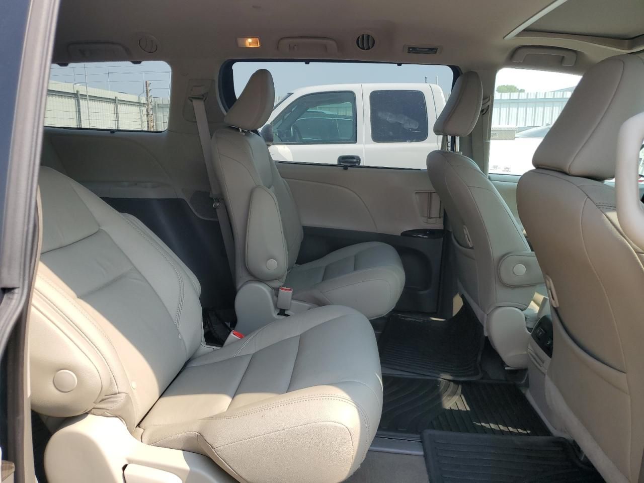2018 Toyota Sienna xle