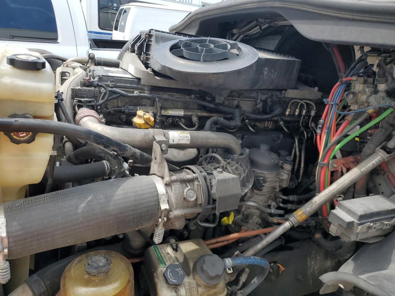 2016 Freightliner Cascadia 125 Semi Truck