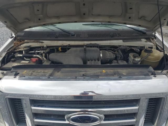 2013 Ford Econoline E350 Super Duty Wagon