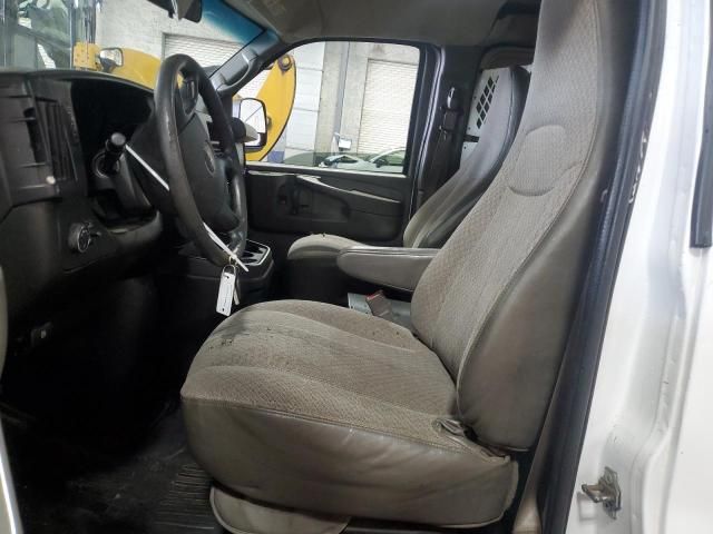 2015 GMC Savana Cargo 2500 13