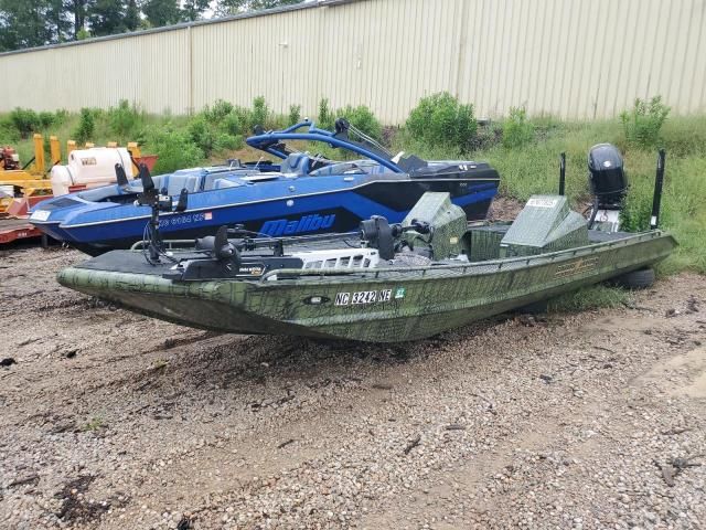 2024 Gator Traxx 22X70 BWH