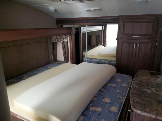 2016 Keystone Cougar-RVS Camper