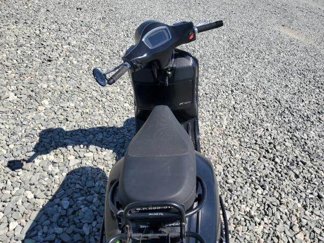 2020 Vespa GTS