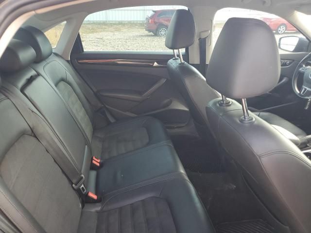 2015 Volkswagen Passat SEL