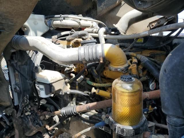 2009 Peterbilt 386 Semi Truck