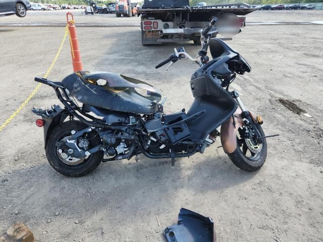 2022 Suzuki UH200