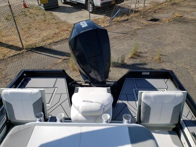 2021 Crestliner Boat