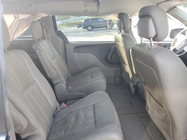 2016 Chrysler Town & Country Touring