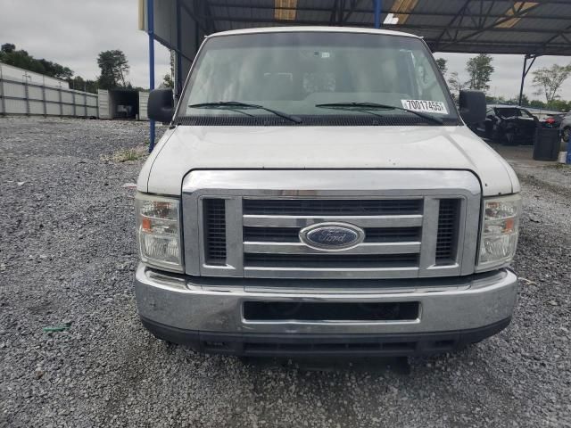 2013 Ford Econoline E350 Super Duty Wagon