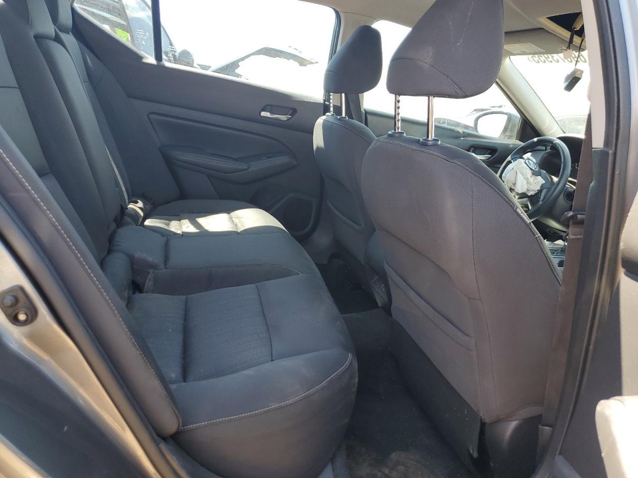 2019 Niss Altima s