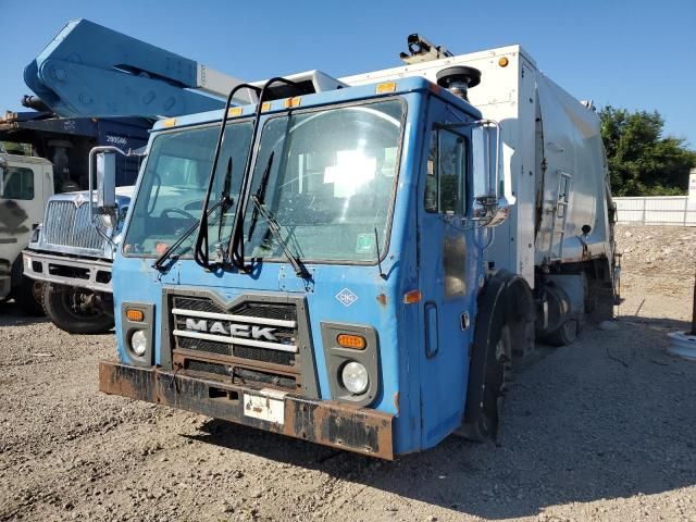 2013 Mack LEU600 Refuse Truck