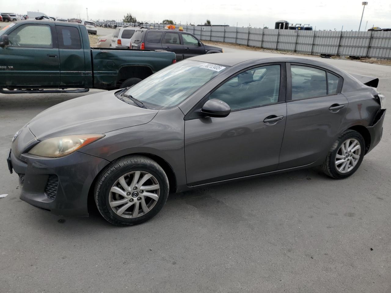 2013 Mazda 3 I