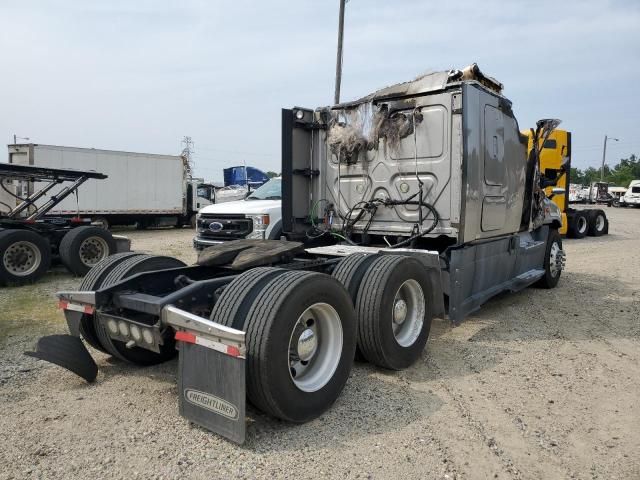 2015 Freightliner Cascadia 125 Semi Truck