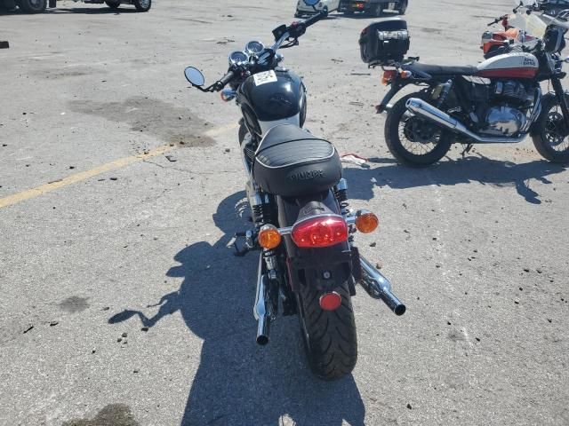 2024 Triumph Bonneville T120