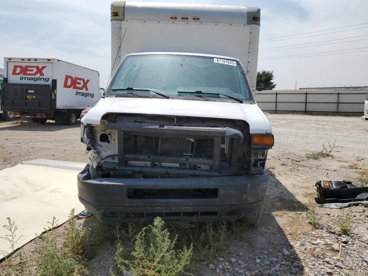 2013 Ford Econoline E350 Super Duty Cutaway Van