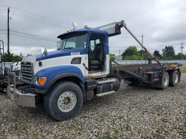 2004 Mack CT-Trucks Yard Truck