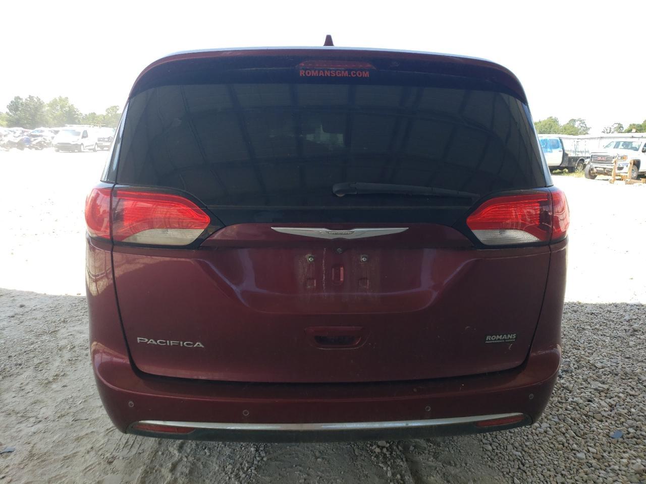 2017 Chrysler Pacifica Touring l