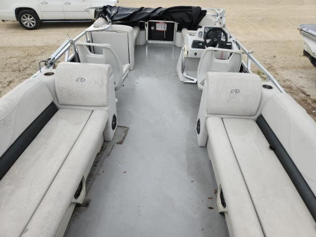 2022 Avalon Boat