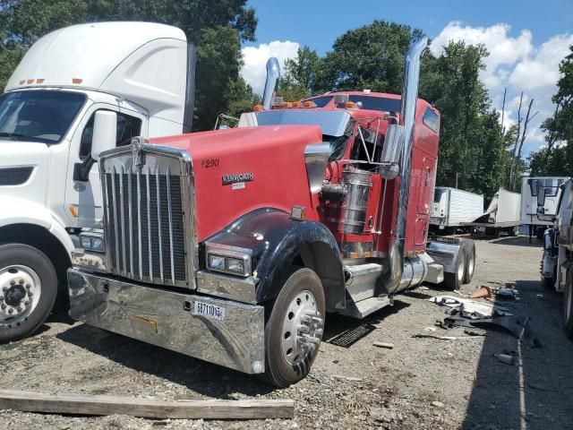 2000 Kenworth W900 Semi Truck