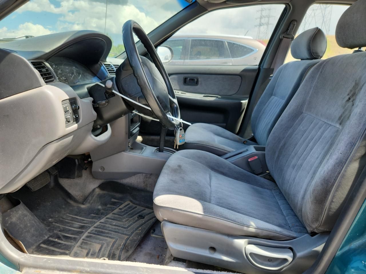 1997 Nissan Sentra xe