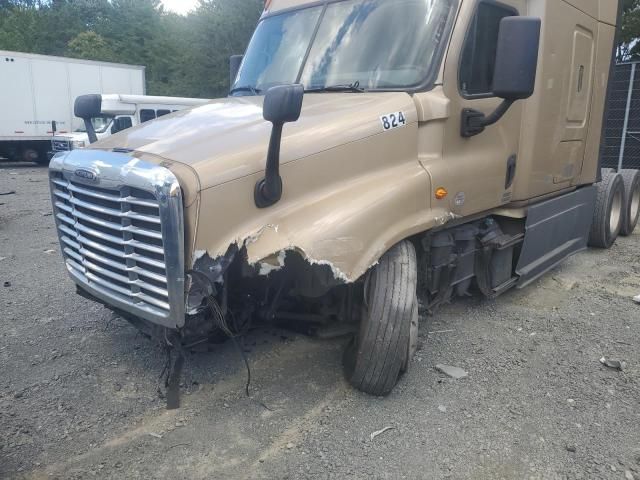 2016 Freightliner Cascadia 125 Semi Truck