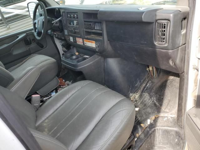 2012 GMC Savana Cutaway G3500