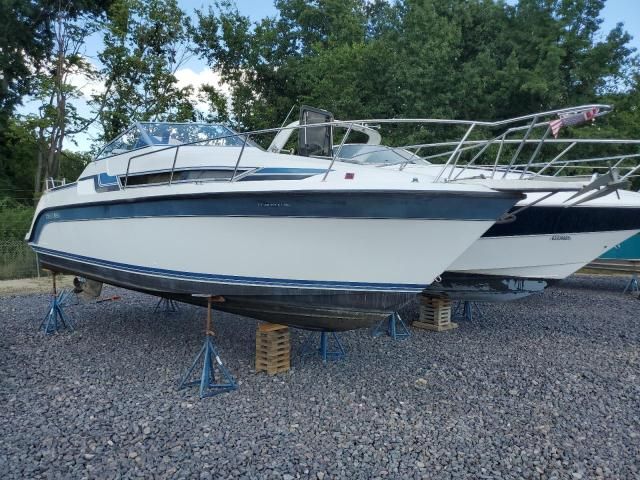 1990 Carver Yachts 2557 Monte