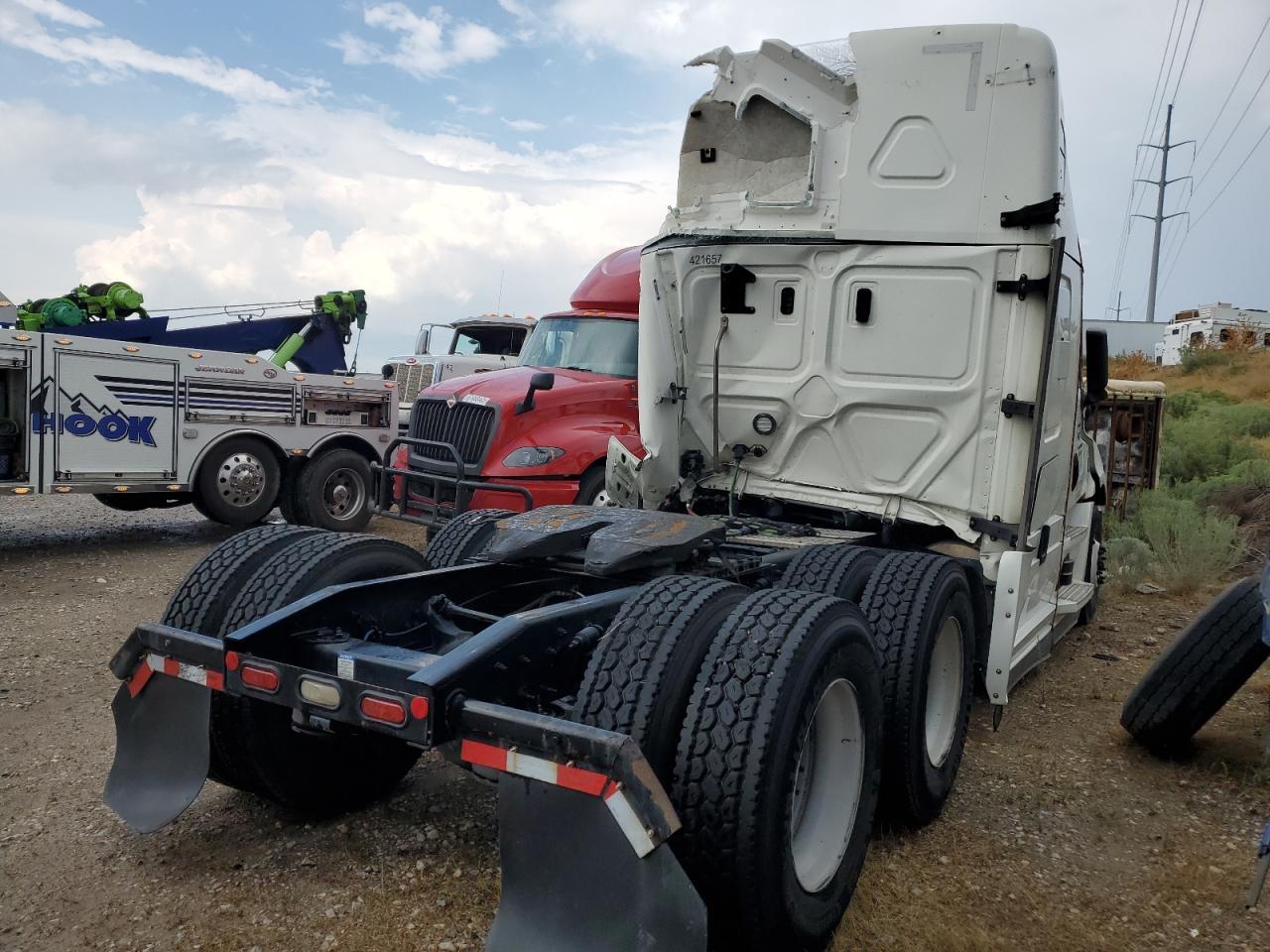 2022 Freightliner Cascadia 126 Semi Truck