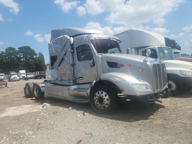 2020 Peterbilt 579 Semi Truck