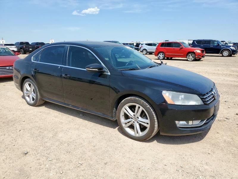 2012 Volkswagen Passat SEL