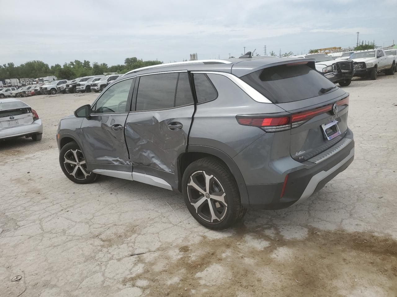 2025 Volkswagen Tiguan se