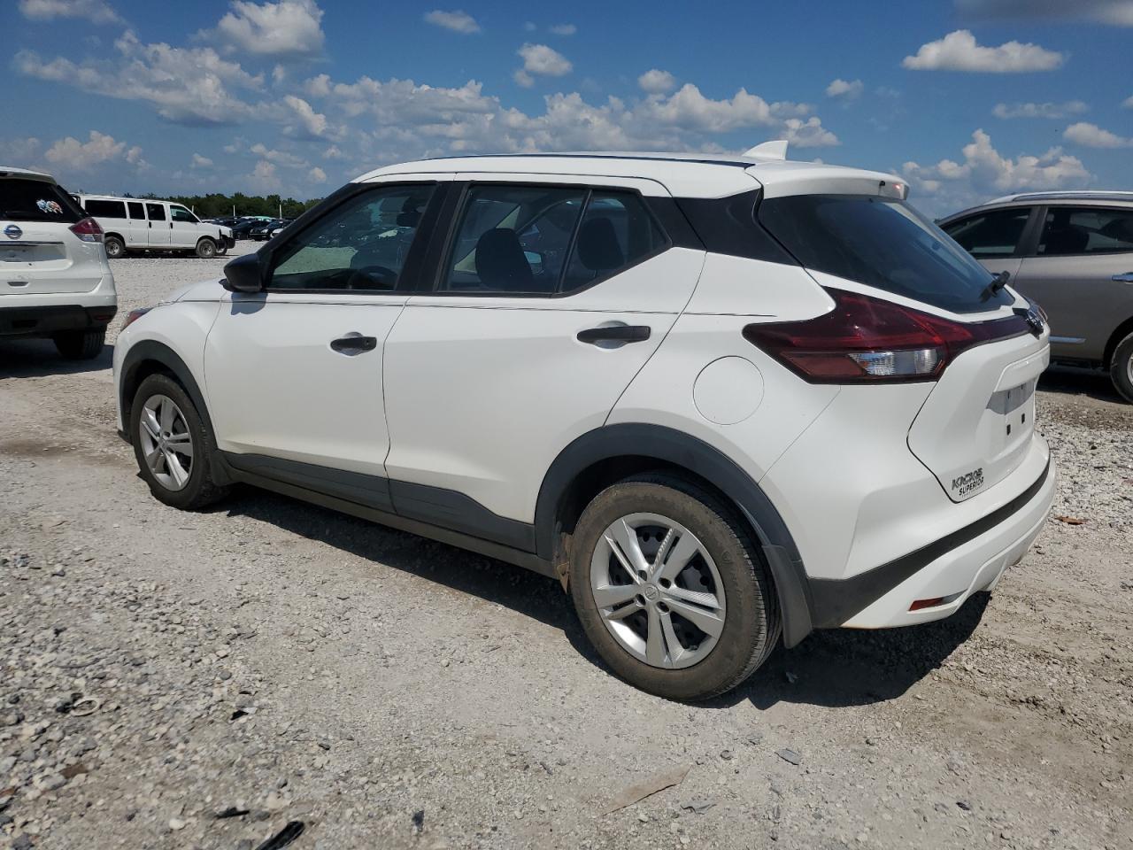 2024 Nissan Kicks s