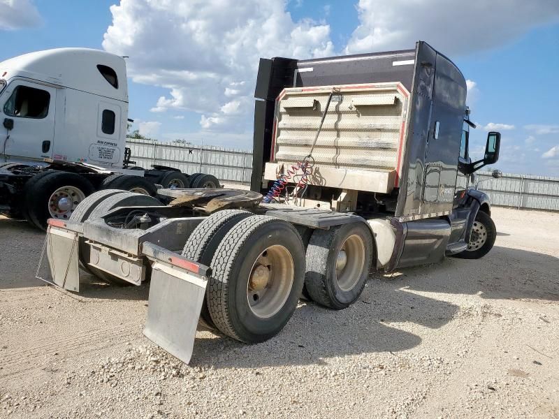 2014 Peterbilt 579 Semi Truck