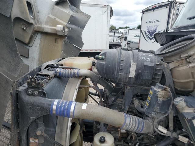 2018 Kenworth T400 Semi Truck