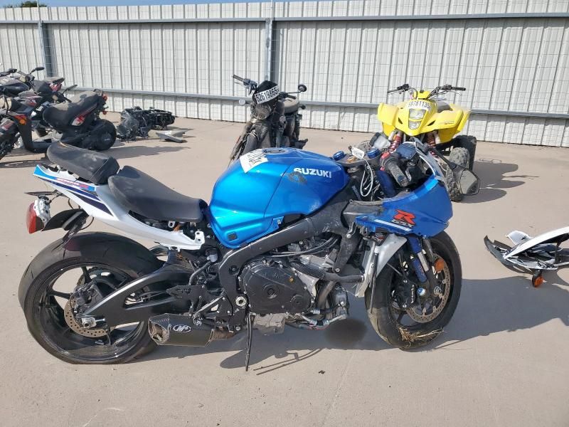 2025 Suzuki GSX-R1000 R